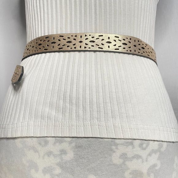 Kohls Womens Reversable Belt Large Waist Black Gold Perforated Pattern - Picture 7 of 16